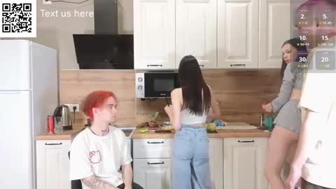 Snapshot of catchustoday chatting on 12, 11, 2025 Stacy and Bob online show from 12, 11, 2025