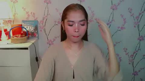 Snapshot of catherine_365 chatting on 14, 11, 2025 catherine_365 online show from 14, 11, 2025