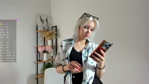 Snapshot of cathiearzabala chatting on 1, 7, 2026 Mia online show from 1, 7, 2026