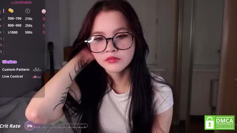 Snapshot of cathleenleoni chatting on 4, 10, 2025 Eva online show from 4, 10, 2025