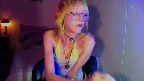 Snapshot of catkief420 chatting on 11, 9, 2025 Cat online show from 11, 9, 2025
