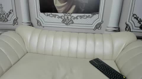 Snapshot of catty_dolldaddy chatting on 8, 3, 2025 catty online show from 8, 3, 2025