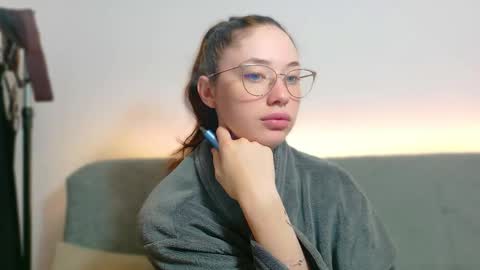 Snapshot of cb_ivanna chatting on 4, 5, 2026 Ivanna online show from 4, 5, 2026
