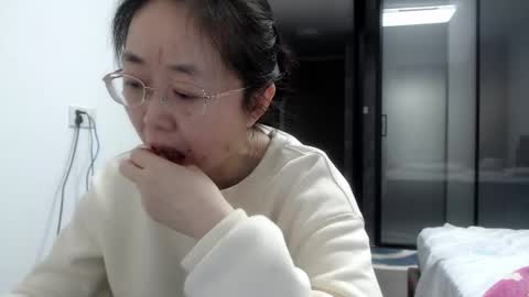 Snapshot of cbz112233 chatting on 5, 3, 2025 ANNYANNY online show from 5, 3, 2025