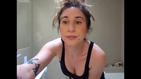 Snapshot of cctvxo chatting on 15, 9, 2025 Sarahx online show from 15, 9, 2025