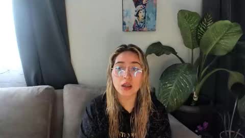 ccuteass online show from 9, 1, 2025