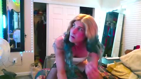 Allie North online show from 5, 10, 2025