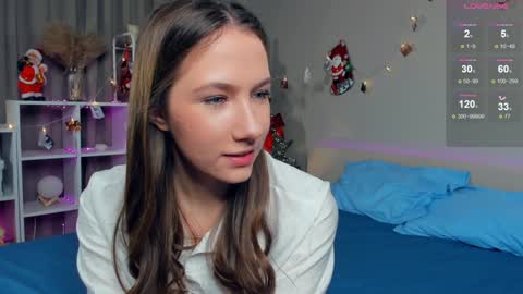 Josie Manesi online show from 26, 1, 2025