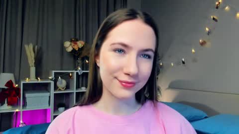 Josie Manesi online show from 19, 2, 2025