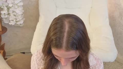 Josie Manesi online show from 5, 10, 2025