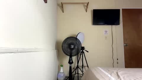 Snapshot of celesteginger chatting on 16, 12, 2024 celesteginger online show from 16, 12, 2024