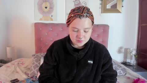 Snapshot of celesteredds chatting on 18, 9, 2025 Celeste online show from 18, 9, 2025
