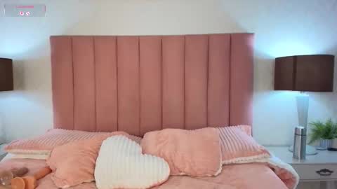 Snapshot of celine_golden chatting on 11, 11, 2025 CELINE online show from 11, 11, 2025