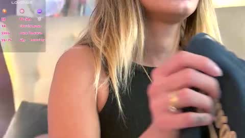 Snapshot of celine_petite chatting on 22, 9, 2025 Celine Petite online show from 22, 9, 2025