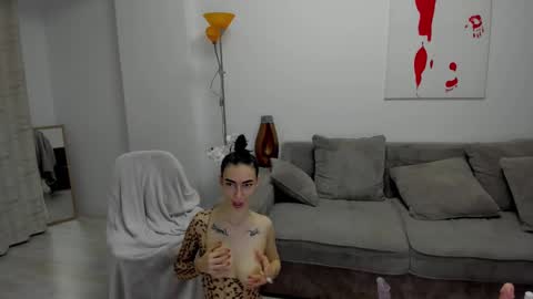 Snapshot of celine_roxelle chatting on 5, 2, 2025 Celine Roxelle online show from 5, 2, 2025