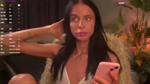 Snapshot of ceserisu chatting on 23, 11, 2025 Casey online show from 23, 11, 2025