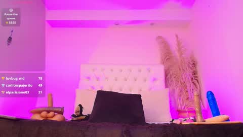 Charlotte Grey online show from 2, 12, 2025