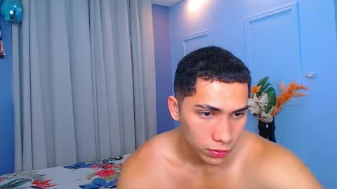 aurora and lian online show from 3, 2, 2025