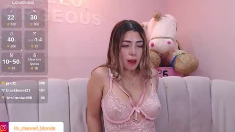 Snapshot of channel_blonde_a chatting on 20, 1, 2025 channel_blonde_a online show from 20, 1, 2025