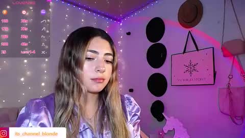 Snapshot of channel_blonde_a chatting on 4, 3, 2025 channel_blonde_a online show from 4, 3, 2025