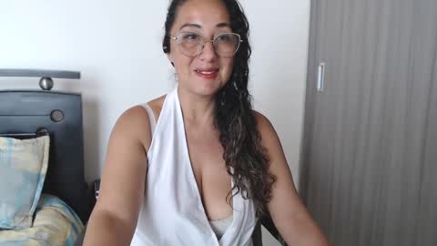 Snapshot of channel_moon9 chatting on 19, 2, 2025 channel moon9 online show from 19, 2, 2025