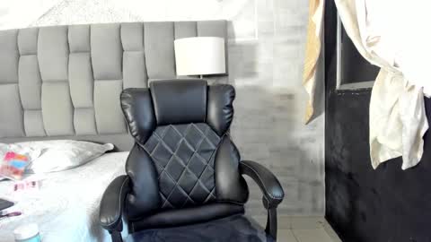 Snapshot of channelwhite_ chatting on 10, 10, 2025 Channel online show from 10, 10, 2025