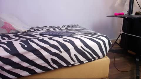 Raquel  online show from 17, 10, 2025