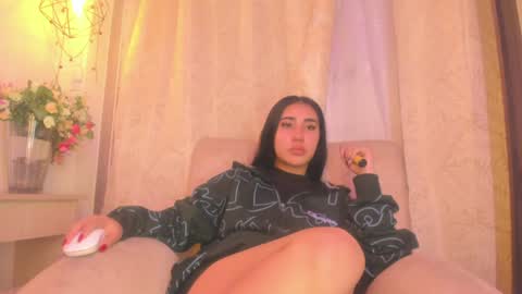 Snapshot of chantall_valkoba chatting on 16, 12, 2024 Chantall online show from 16, 12, 2024