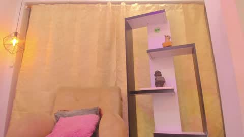Snapshot of chantall_valkoba chatting on 7, 1, 2025 Chantall online show from 7, 1, 2025