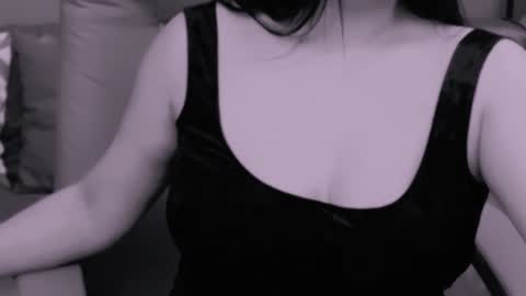 Snapshot of chantallovely chatting on 29, 12, 2024 The Queen online show from 29, 12, 2024