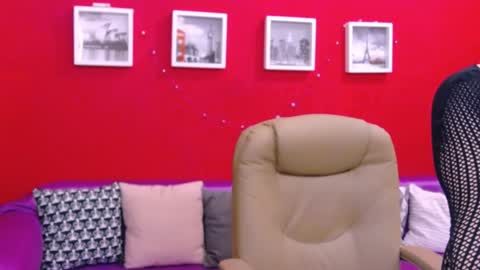 Snapshot of chantallovely chatting on 25, 1, 2025 The Queen online show from 25, 1, 2025