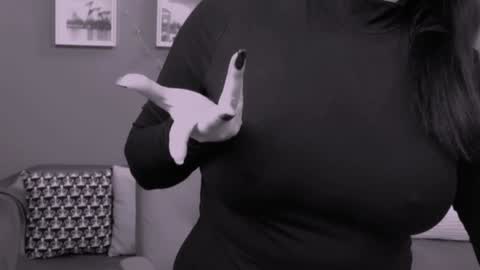 Snapshot of chantallovely chatting on 26, 1, 2025 The Queen online show from 26, 1, 2025