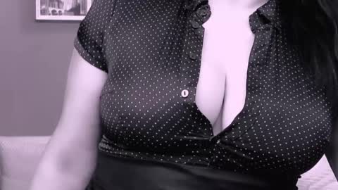 Snapshot of chantallovely chatting on 16, 2, 2025 The Queen online show from 16, 2, 2025