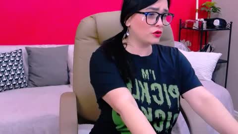 Snapshot of chantallovely chatting on 23, 2, 2025 The Queen online show from 23, 2, 2025