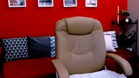 Snapshot of chantallovely chatting on 27, 9, 2025 The Queen online show from 27, 9, 2025