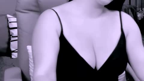 Snapshot of chantallovely chatting on 29, 9, 2025 The Queen online show from 29, 9, 2025