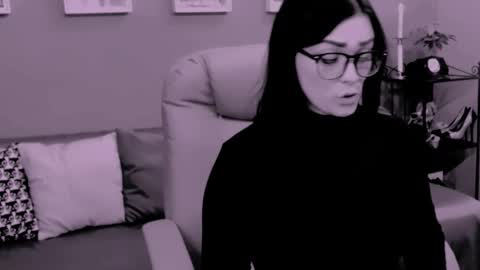 Snapshot of chantallovely chatting on 30, 10, 2025 The Queen online show from 30, 10, 2025