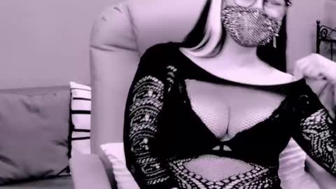 Snapshot of chantallovely chatting on 8, 11, 2025 The Queen online show from 8, 11, 2025