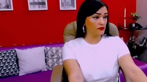 Snapshot of chantallovely chatting on 22, 11, 2025 The Queen online show from 22, 11, 2025