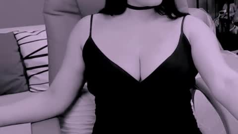 Snapshot of chantallovely chatting on 22, 11, 2025 The Queen online show from 22, 11, 2025