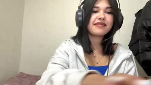 Snapshot of charalilleberg chatting on 1, 12, 2025 Lola online show from 1, 12, 2025