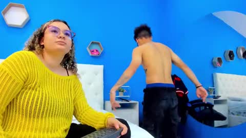 Charles y Elara online show from 7, 12, 2024