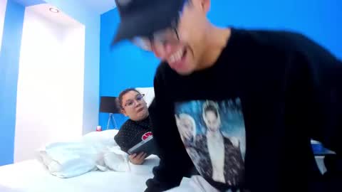 Charles y Elara online show from 10, 12, 2024