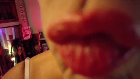 Charli online show from 17, 10, 2025