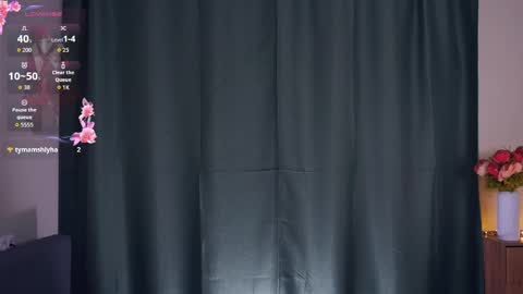 Snapshot of charlinepiker chatting on 18, 4, 2026 Yumi online show from 18, 4, 2026