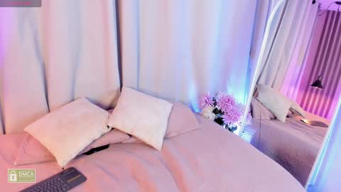 Snapshot of charloottee_1 chatting on 22, 1, 2025 Char 3  Lets go for the 100 Thumb-Up   online show from 22, 1, 2025