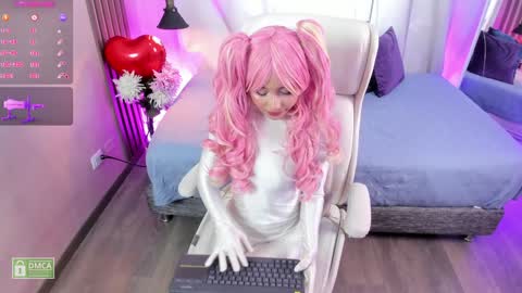 Snapshot of charloottee_1 chatting on 4, 2, 2025 Char 3  Lets go for the 100 Thumb-Up   online show from 4, 2, 2025