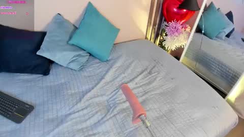 Snapshot of charloottee_1 chatting on 1, 3, 2025 Char 3  Lets go for the 100 Thumb-Up   online show from 1, 3, 2025