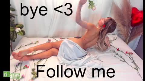 Snapshot of charloottee_1 chatting on 1, 3, 2025 Char 3  Lets go for the 100 Thumb-Up   online show from 1, 3, 2025