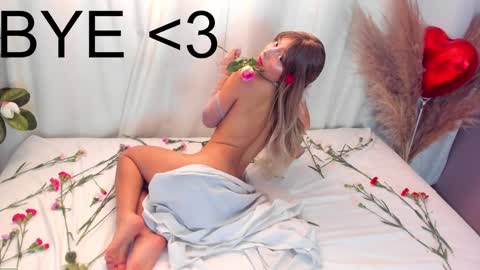 Snapshot of charloottee_1 chatting on 5, 3, 2025 Char 3  Lets go for the 100 Thumb-Up   online show from 5, 3, 2025